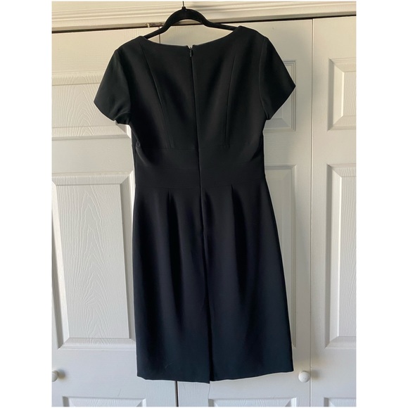 Classically elegant Talbots LBD, size 10 - Picture 2 of 2